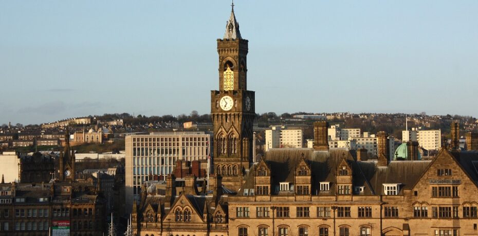 Bradford City Hall, c Neil Turner on Flickr, via CC BY SA . bit.ly SLASH MVQefT