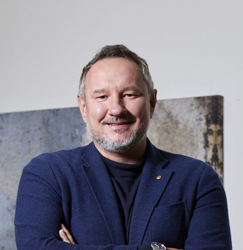 Dino Moutsopoulos , Place Media Group, c Place Media Group Dino Moutsopoulos , Place Media Group, c Place Media Group