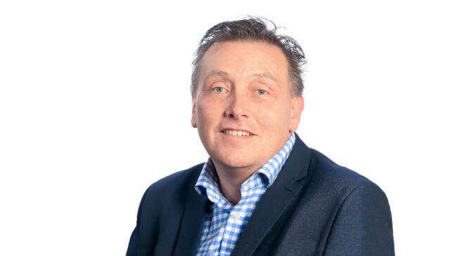 Rob Doherty, SES, p SES